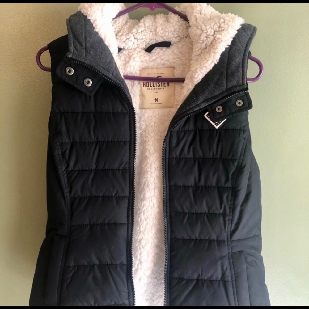 Hollister Black Vest Size Medium